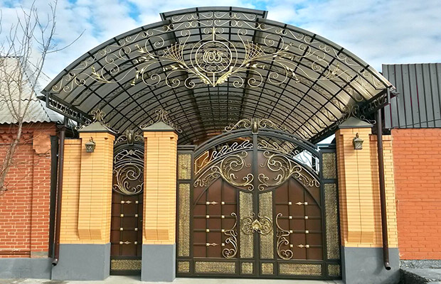 Купить или заказать ворота для дома с навесом - стильные и надежные решения для вашего участка в Юрге от 42094 руб | ВоротМастер-Юрг